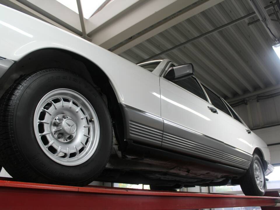 Afbeelding 10/50 van Mercedes-Benz 380 SEL (1983)