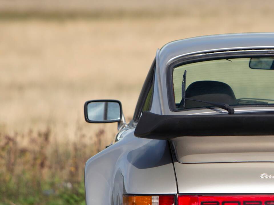 Image 46/47 of Porsche 911 Turbo 3.3 (1983)