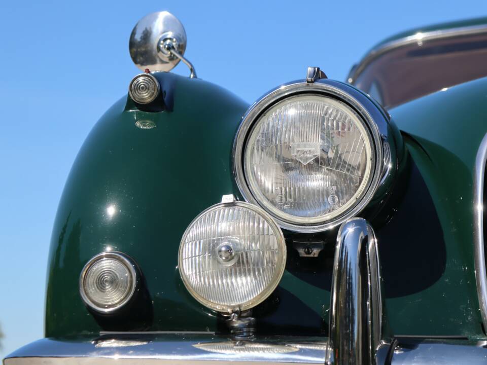 Image 24/50 of Jaguar XK 150 FHC (1959)