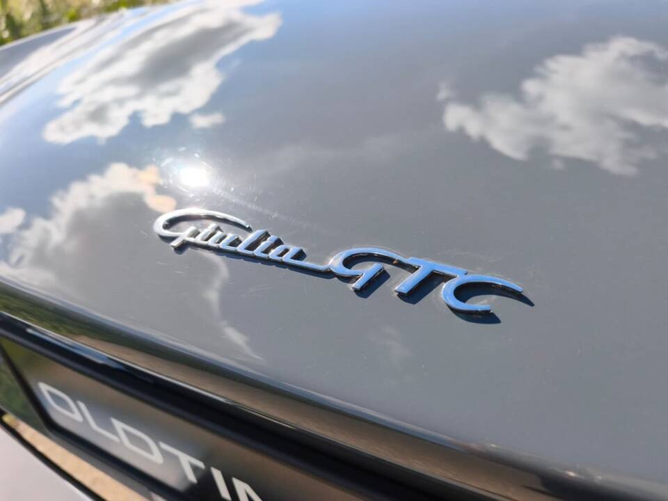 Image 27/28 of Alfa Romeo Giulia 1600 GTC (1966)