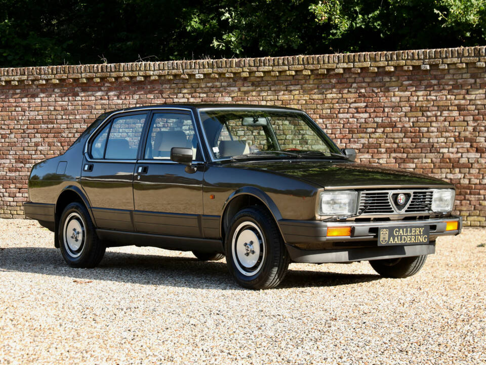 Immagine 28/50 di Alfa Romeo Alfetta 2.0 (1984)