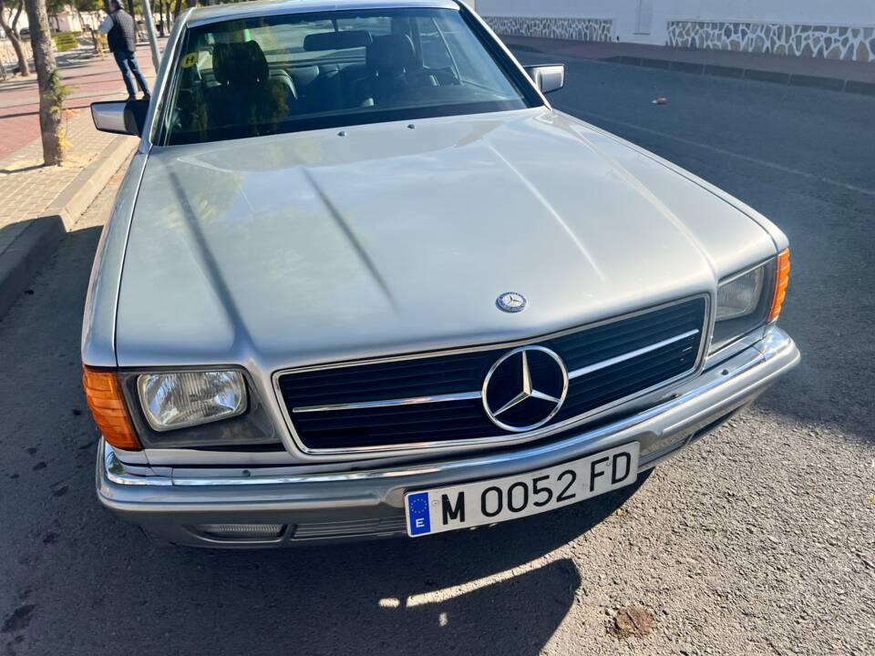 Image 61/77 of Mercedes-Benz 380 SEC (1982)