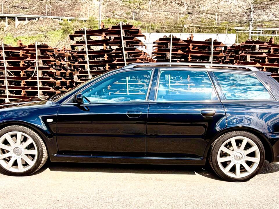 Afbeelding 2/14 van Audi RS4 Avant (2001)