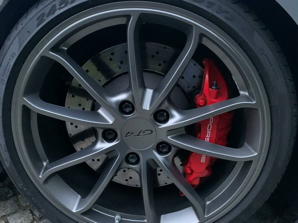 Image 11/13 of Porsche Cayman GT4 (2016)