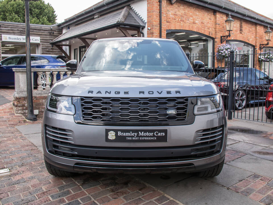 Image 3/18 of Land Rover Range Rover Vogue P400 (2019)