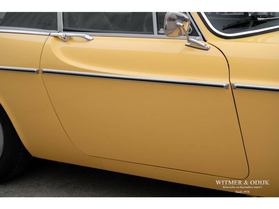 Image 19/50 of Volvo 1800 ES (1972)