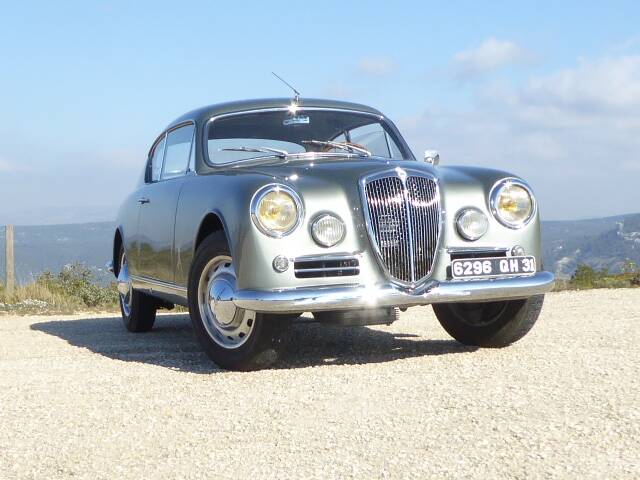 Image 2/5 of Lancia Aurelia B20 GT 2500 (1958)