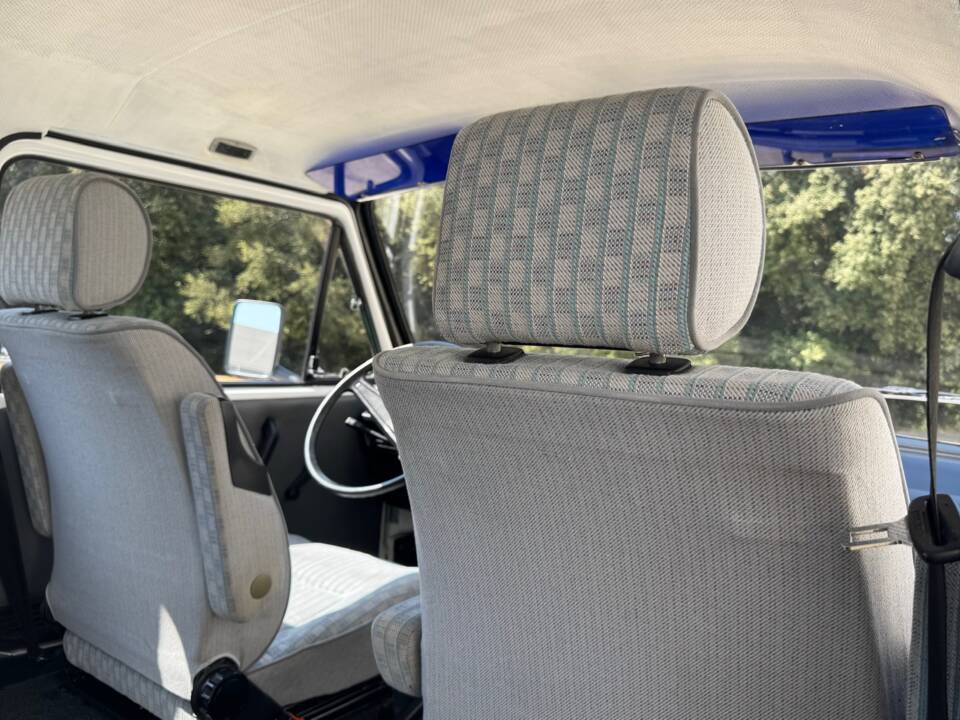 Bild 16/37 von Volkswagen T3 Caravelle 1.9 (1989)