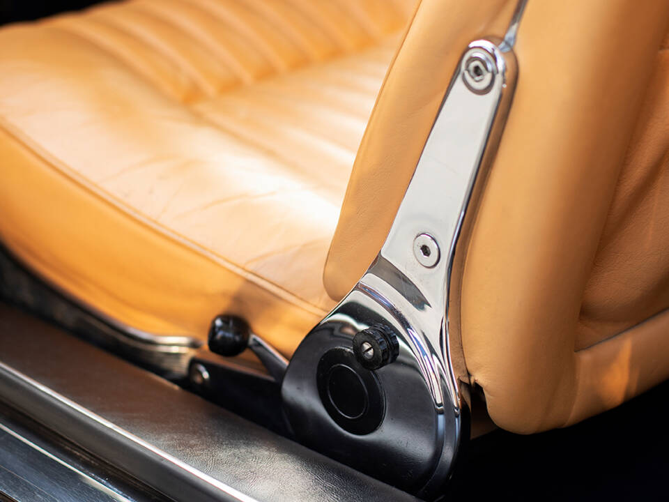 Image 25/40 of Ferrari 365 GT 2+2 (1969)