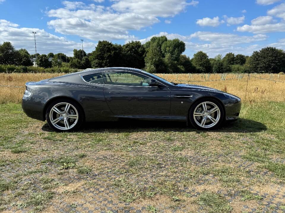 Bild 13/30 von Aston Martin DB 9 (2009)