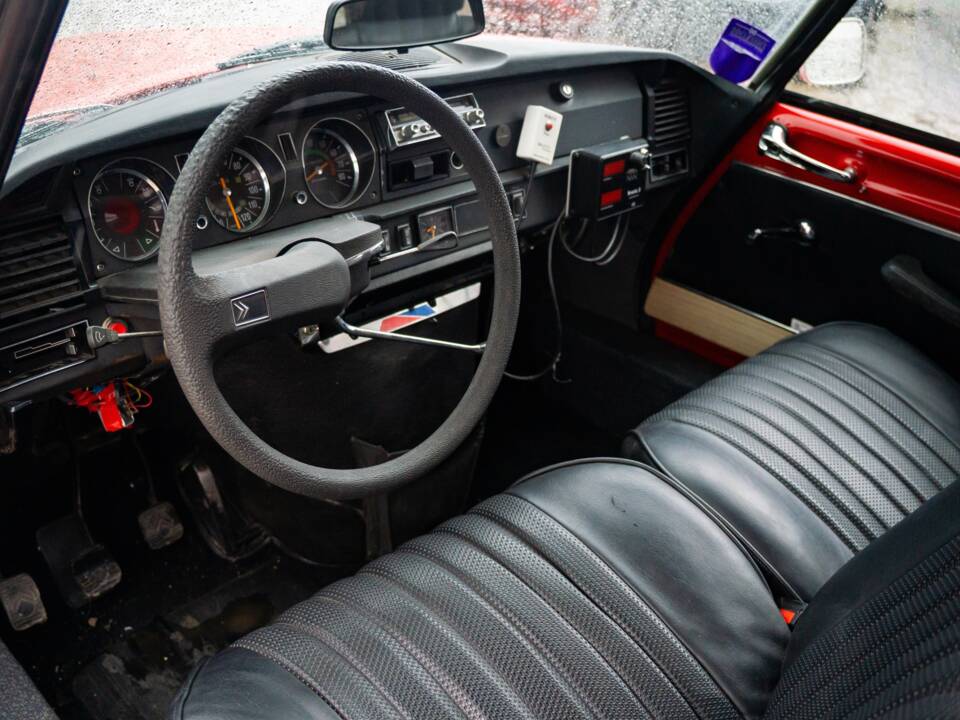 Image 4/24 de Citroën DS 20 A (1973)