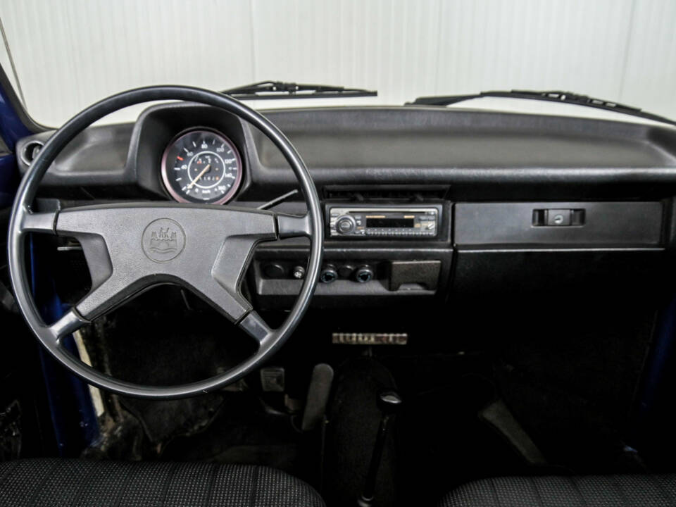 Immagine 7/50 di Volkswagen Maggiolone 1303 LS (1974)