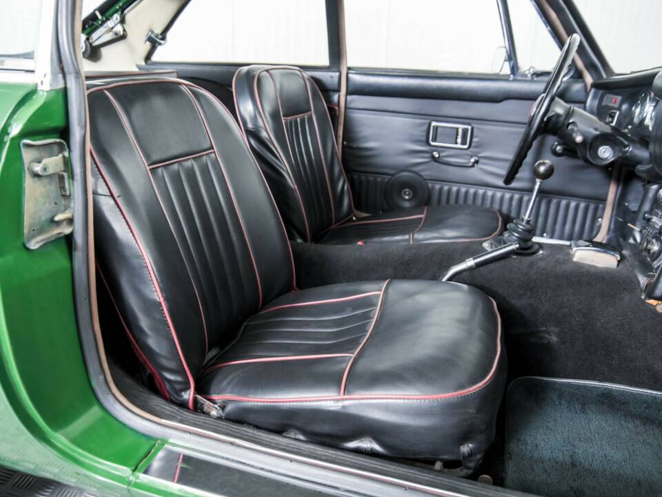 Bild 15/50 von MG MGB GT (1968)
