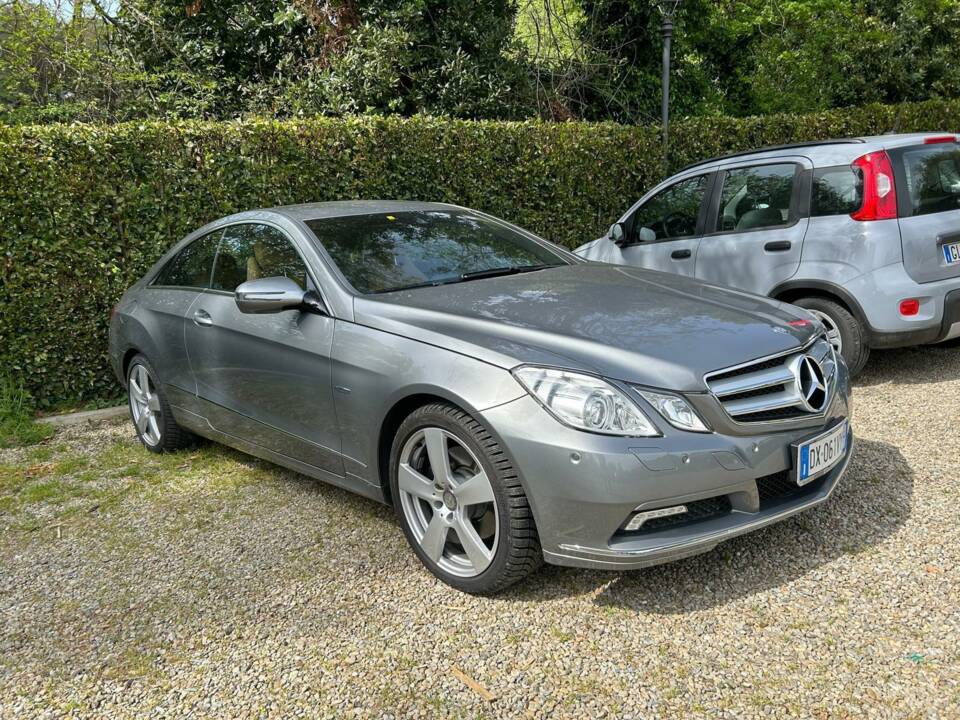 Bild 3/5 von Mercedes-Benz E 350 CGI (2009)