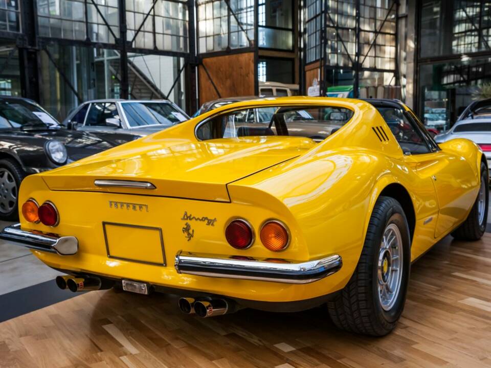 Image 6/19 of Ferrari Dino 246 GTS (1973)