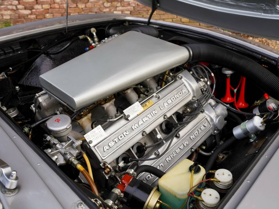 Afbeelding 4/50 van Aston Martin V8 (1974)