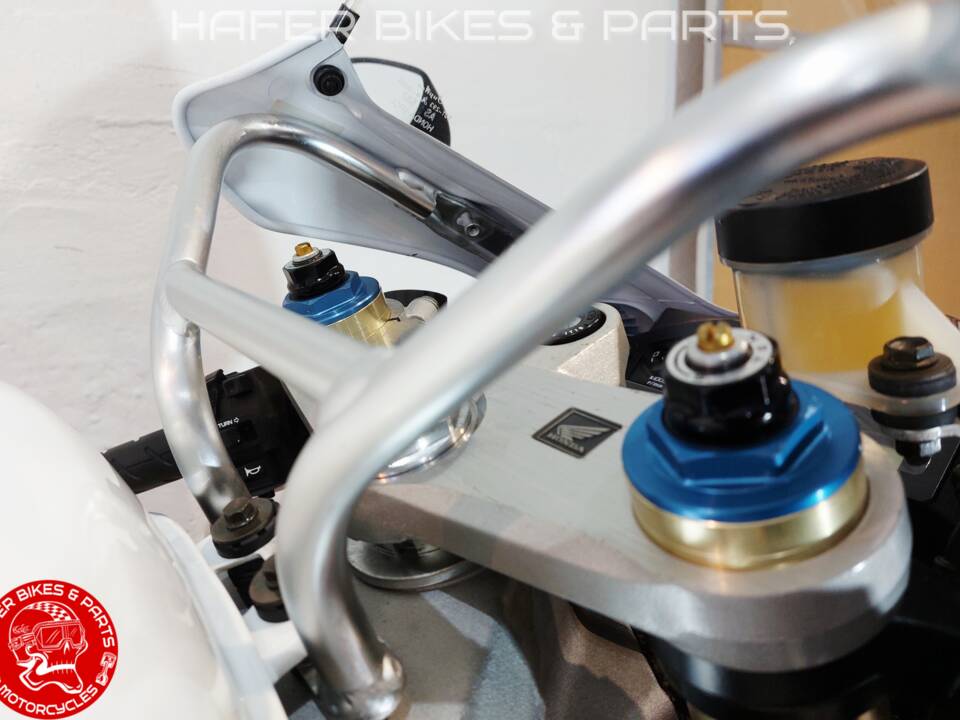 Image 20/44 of Honda VTR 1000 SP2 (2003)