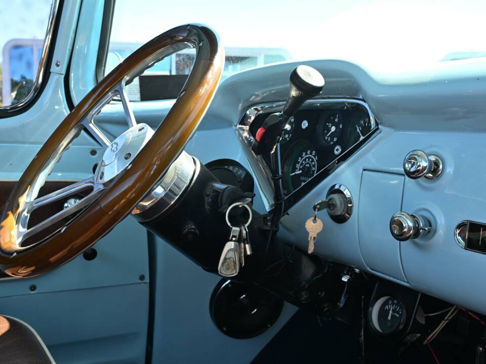 Immagine 25/50 di Chevrolet Apache Stepside (1958)