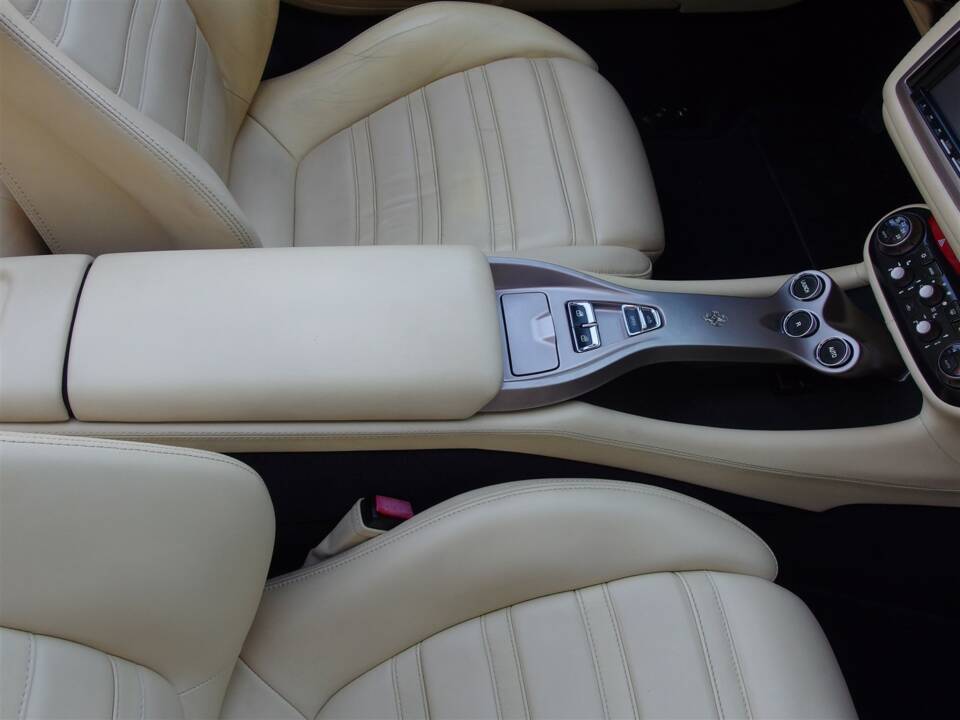 Bild 68/99 von Ferrari California (2009)