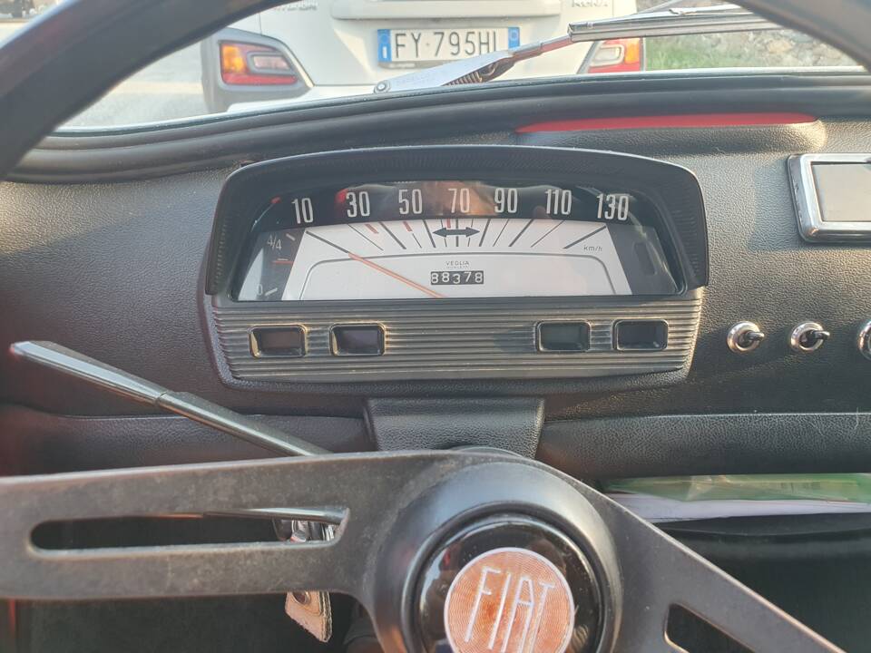 Image 23/24 de FIAT 500 L (1971)