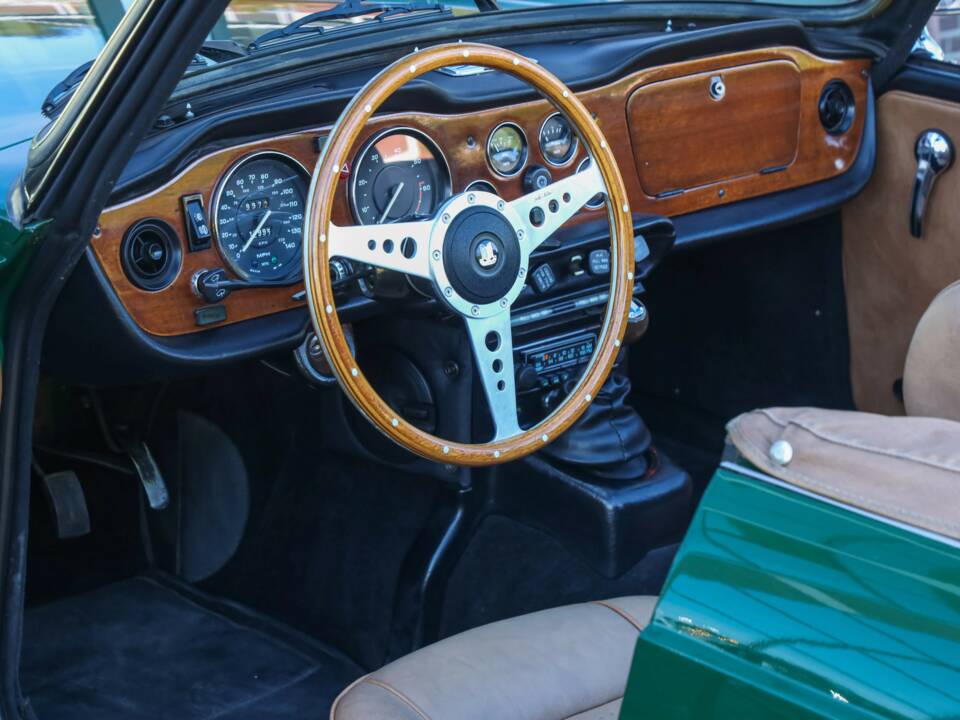 Immagine 35/50 di Triumph TR 6 (1976)