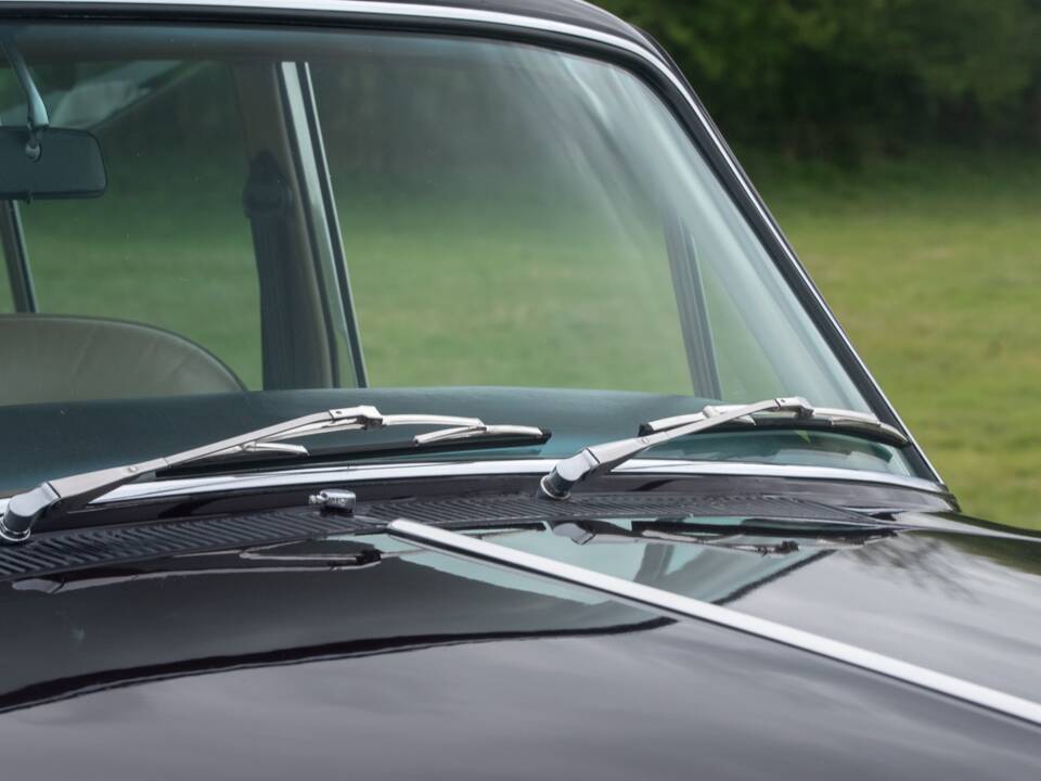 Image 9/50 of Rolls-Royce Silver Shadow I (1972)