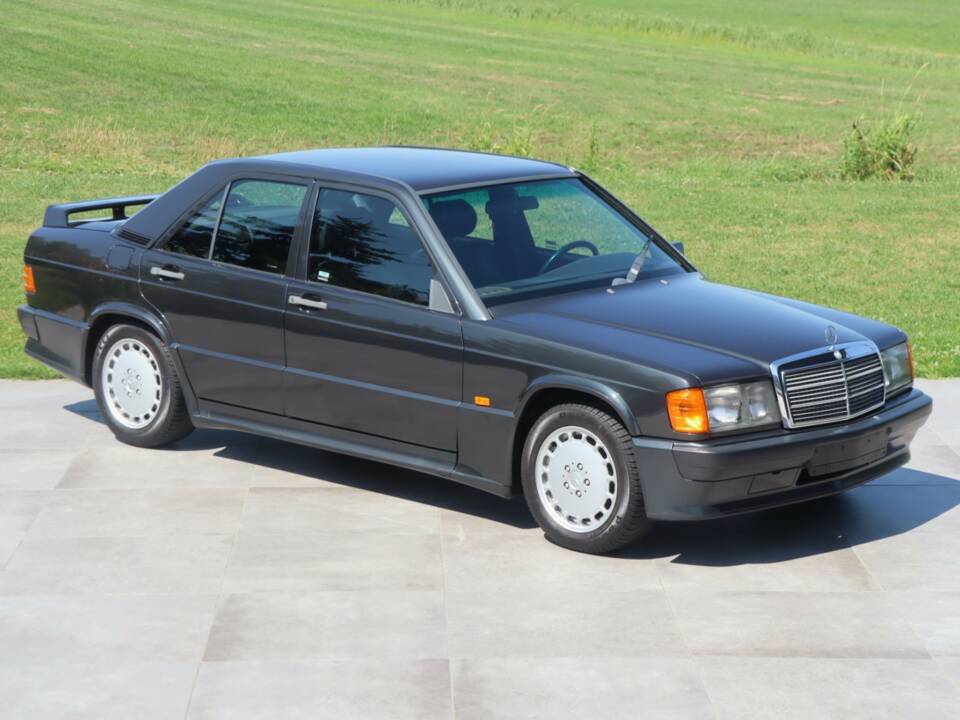 Immagine 1/50 di Mercedes-Benz 190 E 2.3-16 (1986)