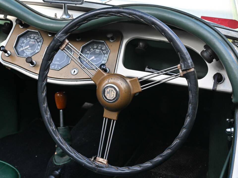Image 27/50 of MG TF 1500 (1954)