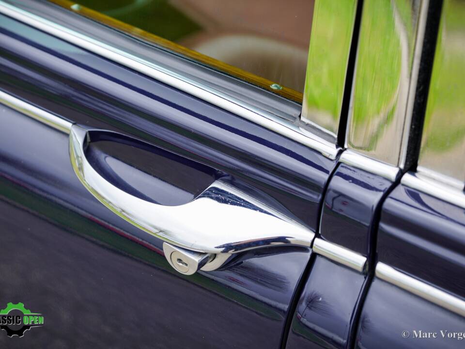 Image 30/42 of Jaguar Mk II 3.8 (1963)