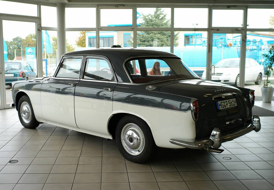 Image 8/8 of Rover 3 Litre Mk IA (1961)