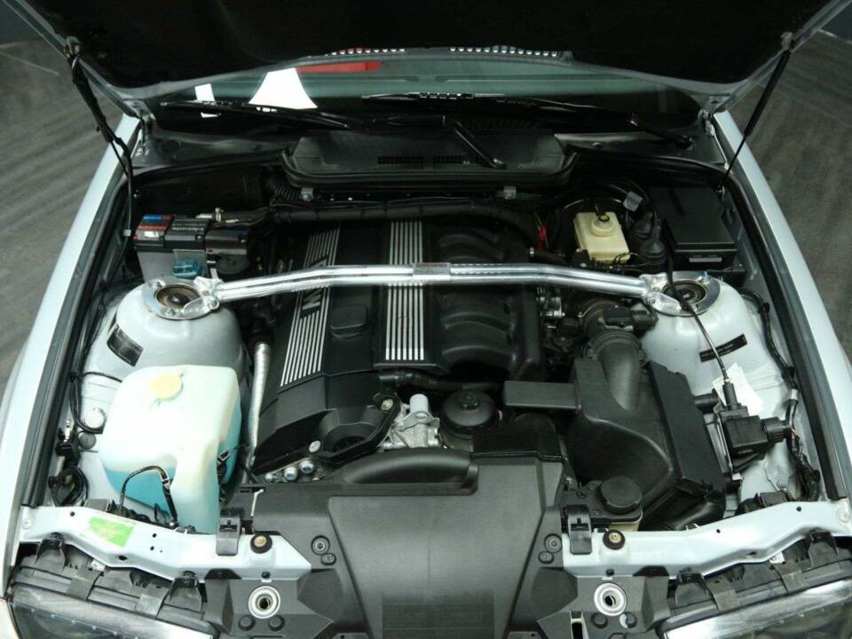 Immagine 40/50 di BMW 328i (1997)