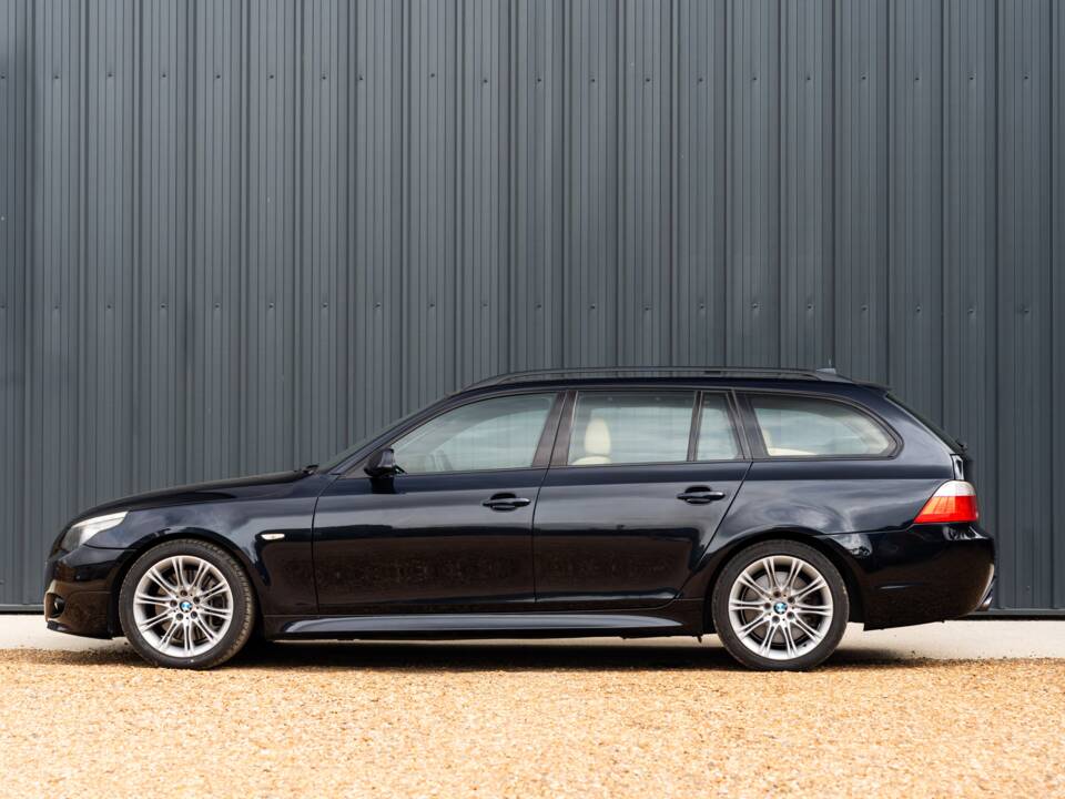 Imagen 31/65 de BMW 545i Touring (2005)