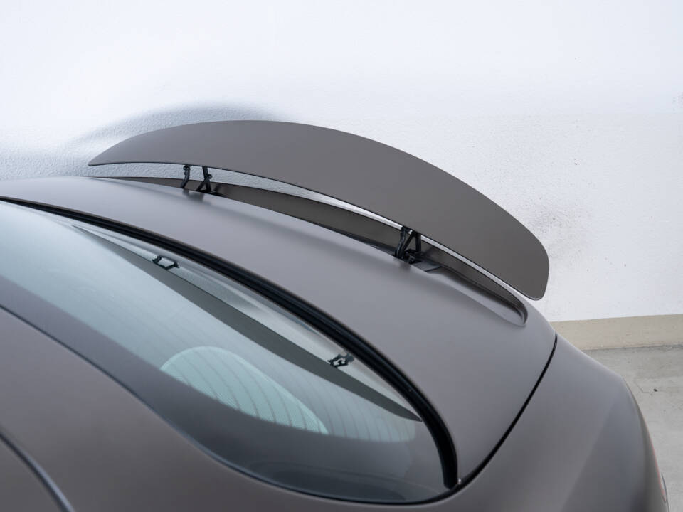 Image 28/33 of Mercedes-Benz SLS AMG (2010)