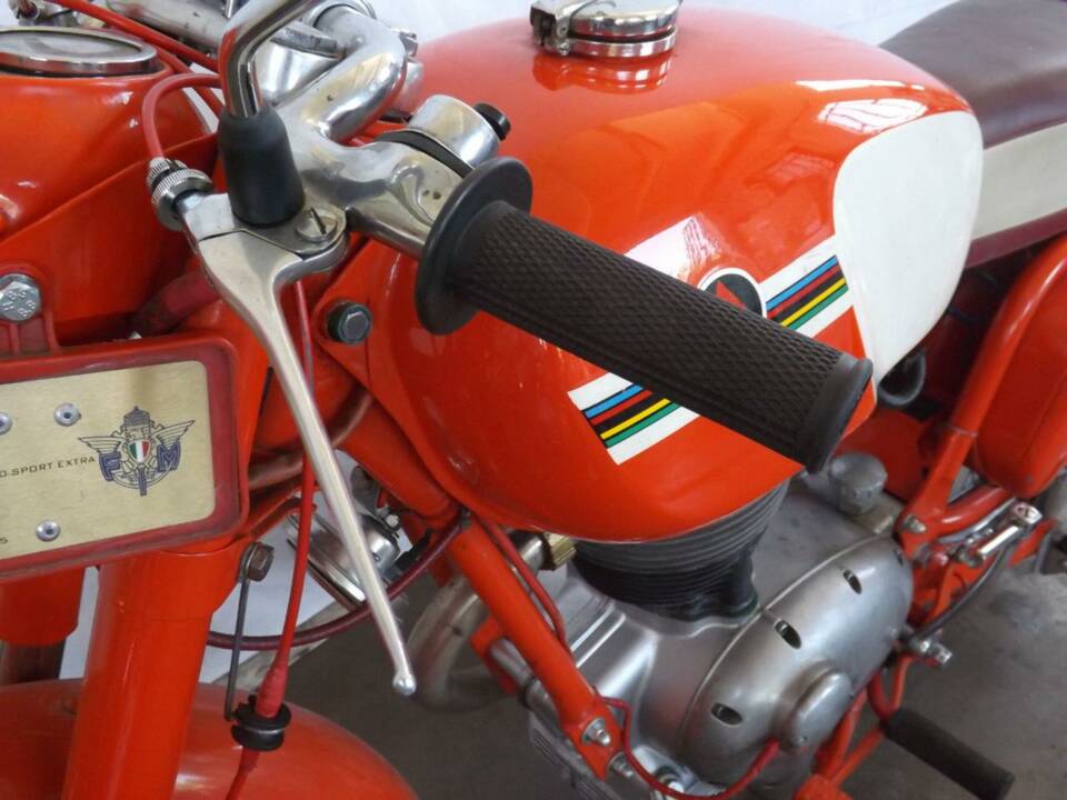 Image 40/50 de Gilera Giubileo 150 (1963)