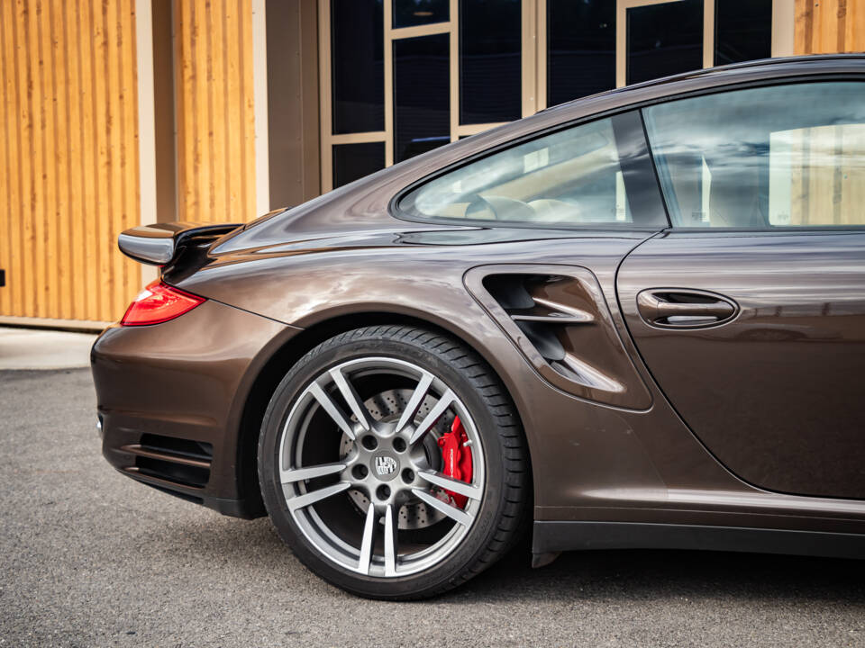 Image 16/50 of Porsche 911 Turbo (2009)