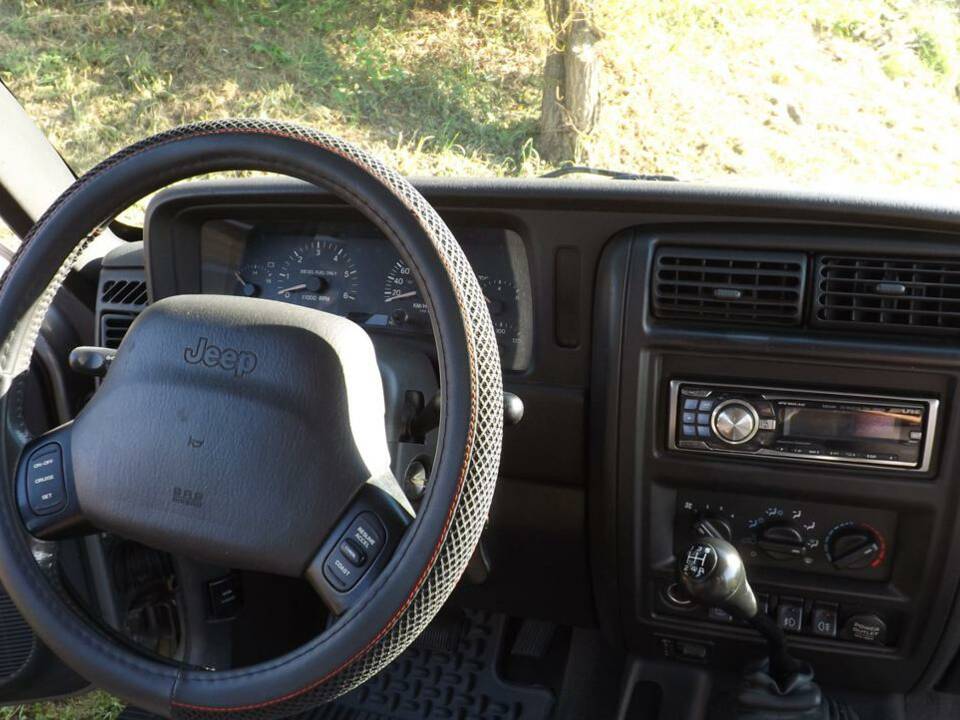 Bild 23/50 von Jeep Cherokee 2.5 TD (2000)