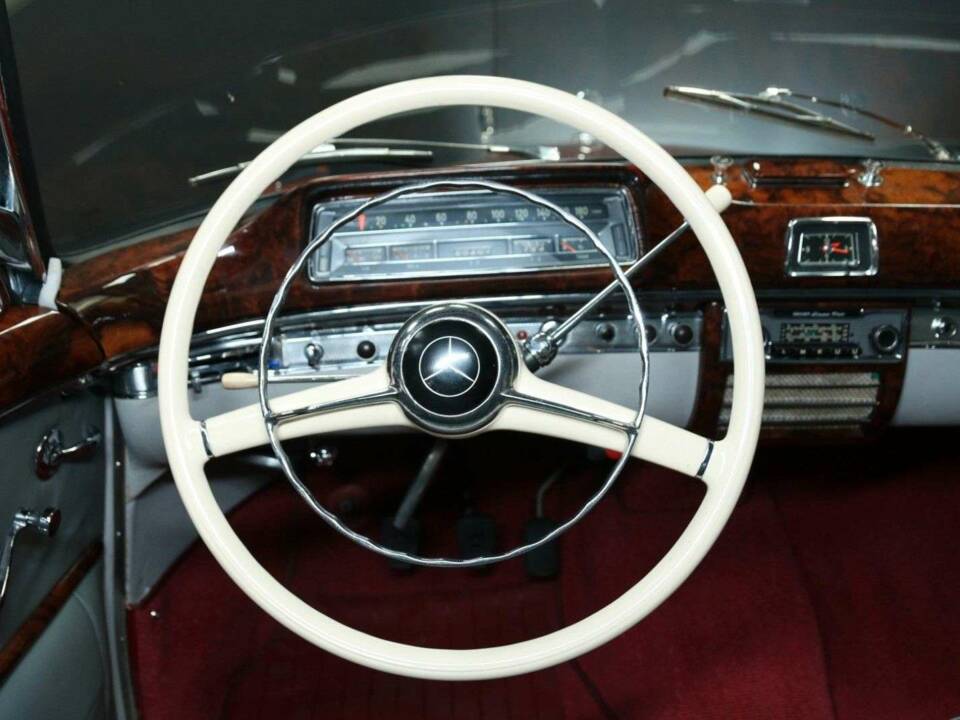 Imagen 16/50 de Mercedes-Benz 220 S (1957)