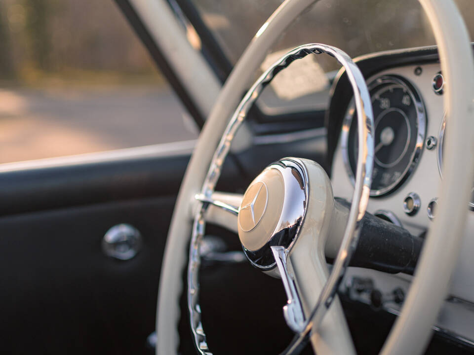 Image 28/42 de Mercedes-Benz 190 SL (1961)