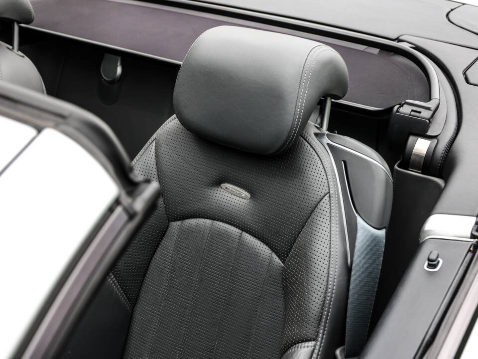 Image 10/40 of Mercedes-Benz SL 55 AMG (2002)
