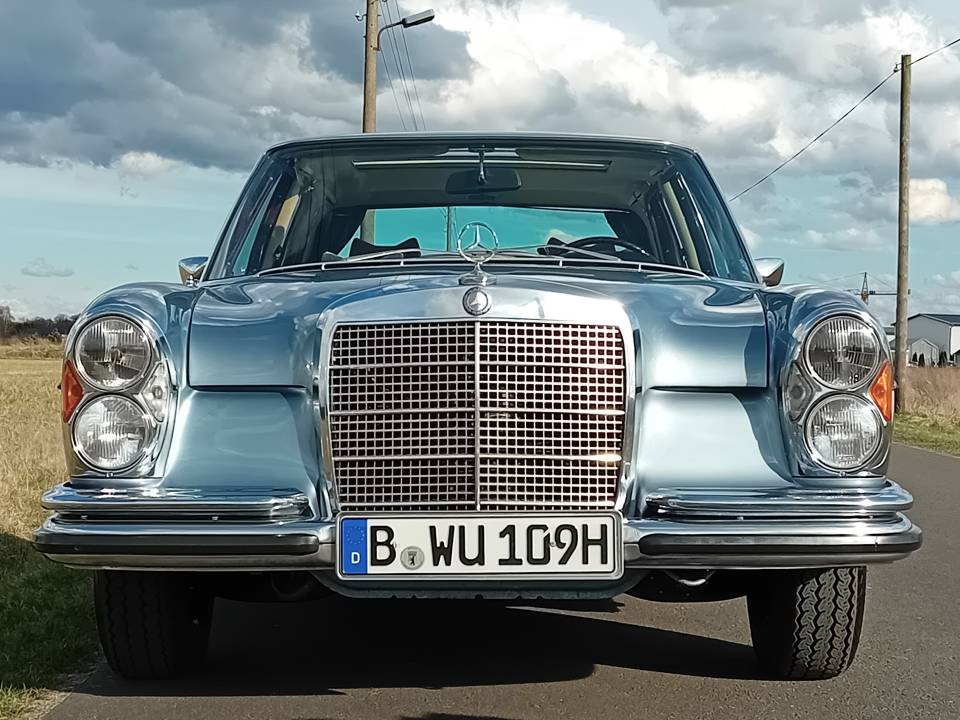 Image 2/49 of Mercedes-Benz 300 SEL (1968)