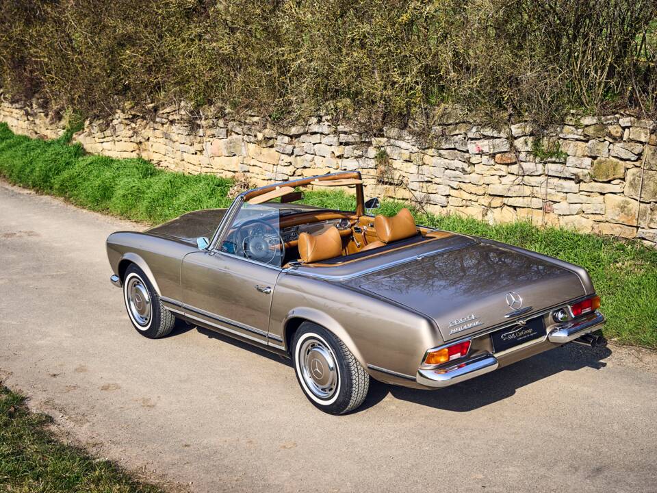 Image 14/31 of Mercedes-Benz 280 SL (1969)