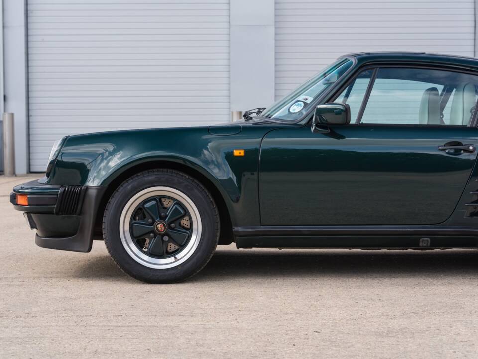 Image 11/52 of Porsche 911 Carrera 3.2 (1989)