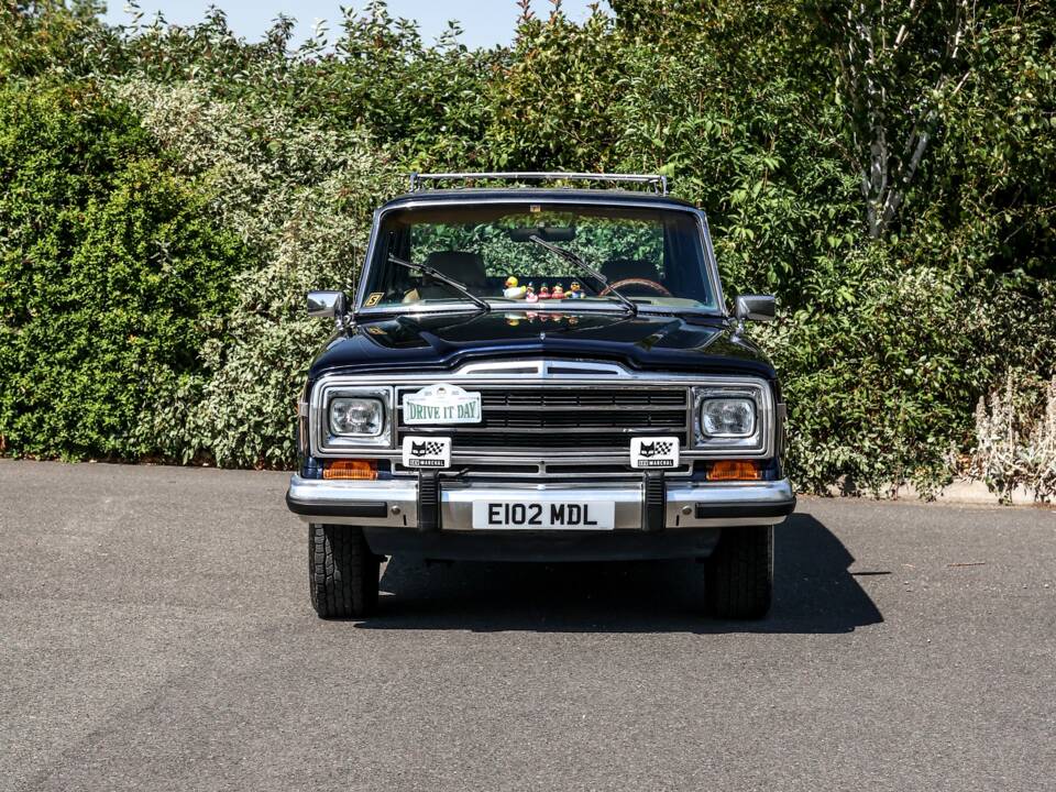 Bild 38/44 von Jeep Grand Wagoneer (1988)