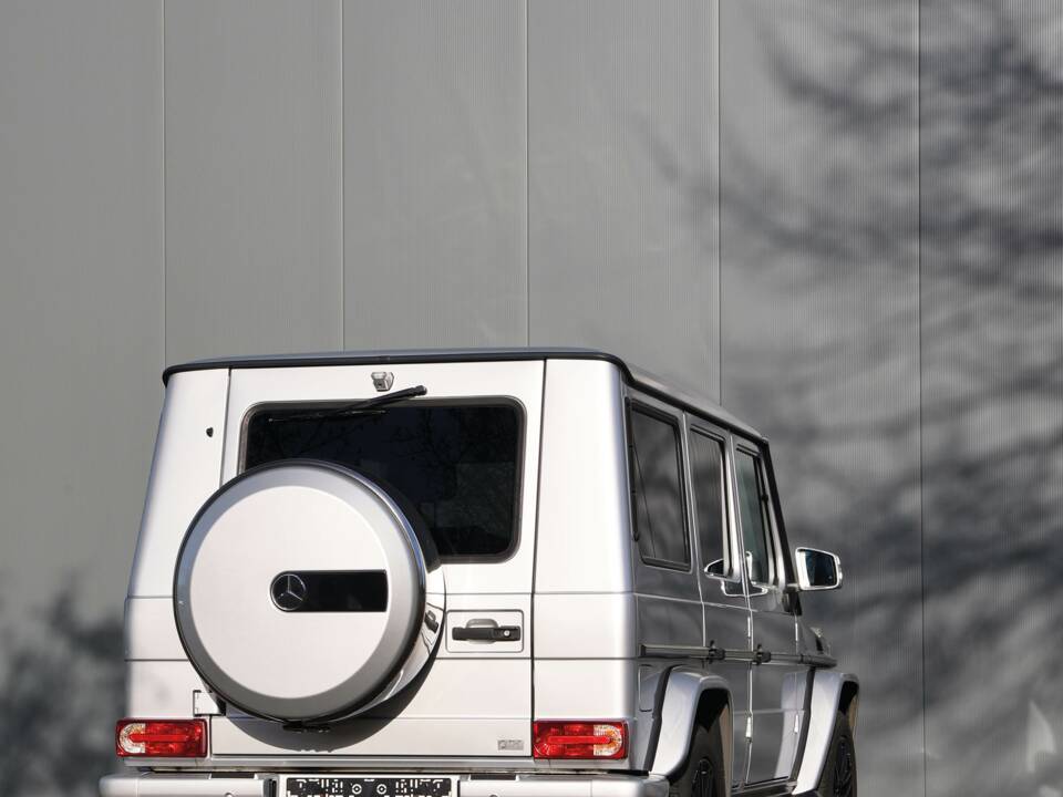 Bild 28/41 von Mercedes-Benz G 63 AMG (lang) (2015)