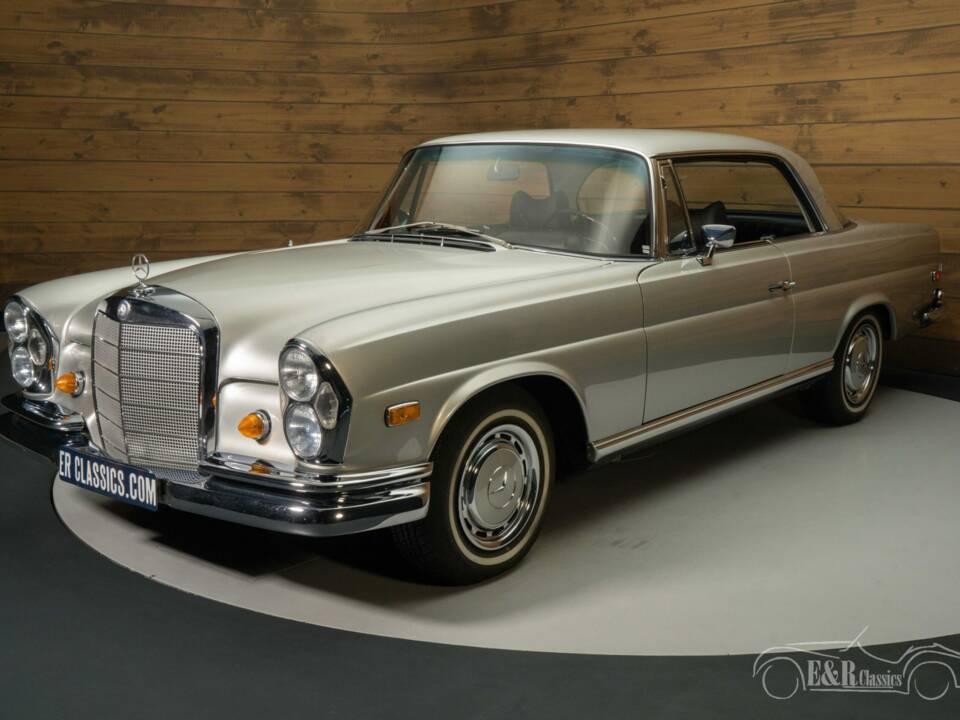 Immagine 2/6 di Mercedes-Benz 280 SE (1970)