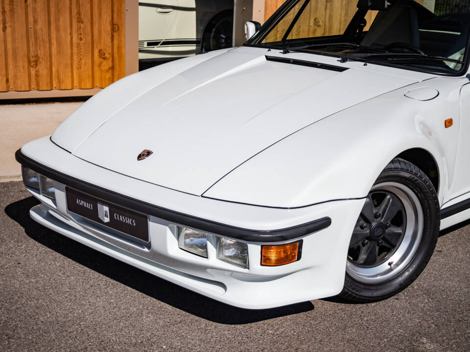 Image 2/50 of Porsche 911 Turbo 3.3 Flatnose (1982)