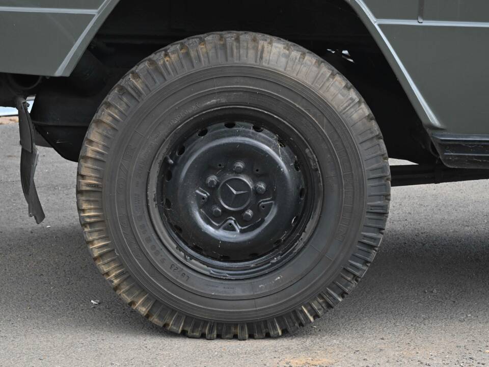 Immagine 19/50 di Mercedes-Benz 240 GD (SWB) (1987)