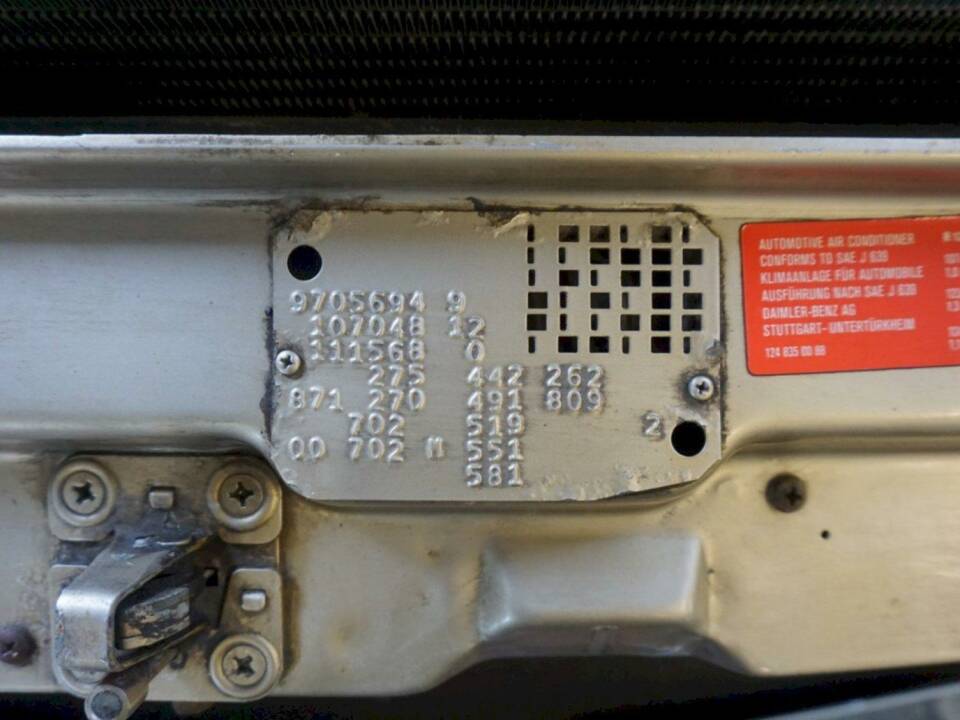 Image 35/36 of Mercedes-Benz 560 SL (1989)