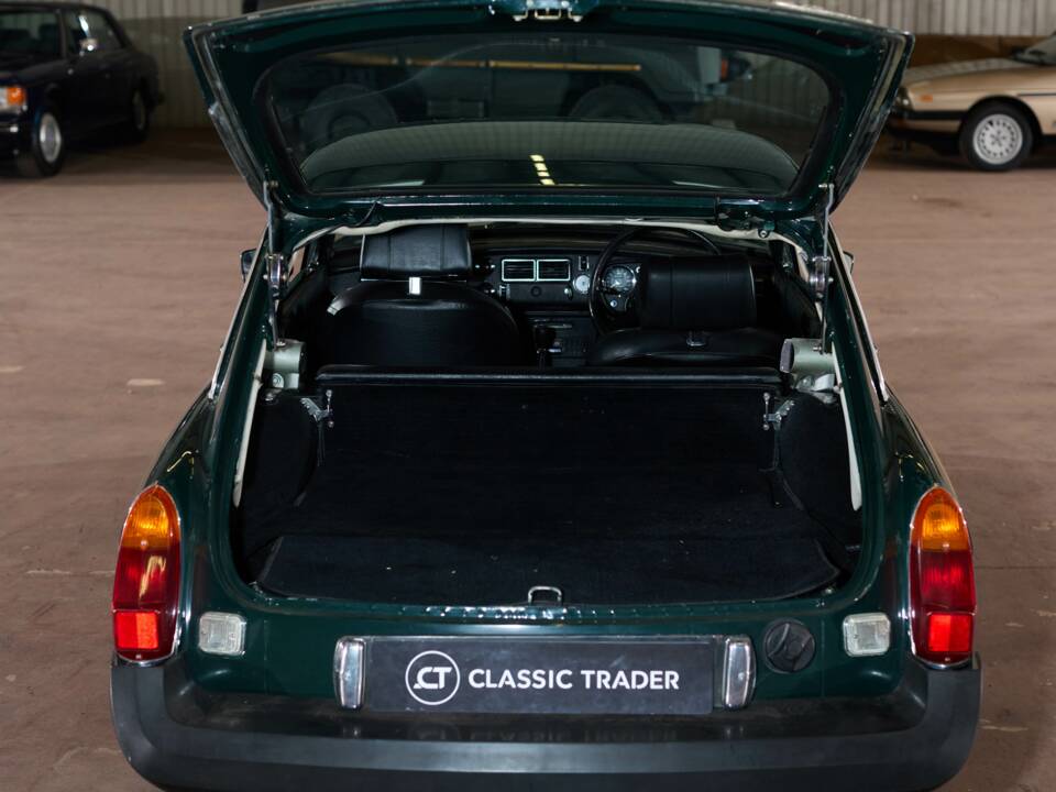 Bild 32/38 von MG MGB GT (1975)