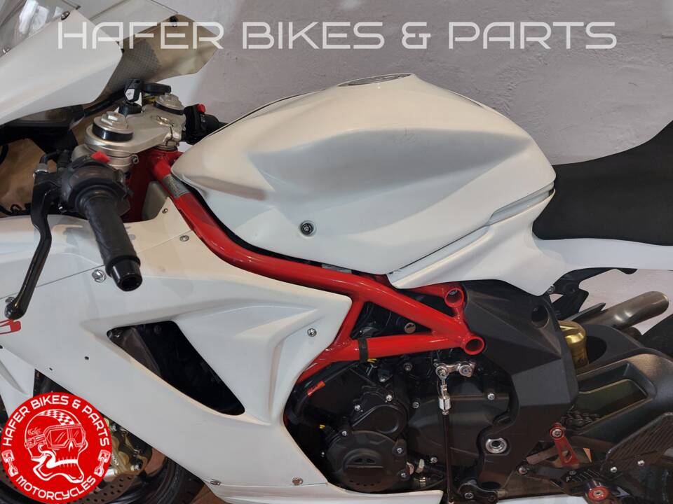 Bild 27/29 von MV Agusta DUMMY (2014)